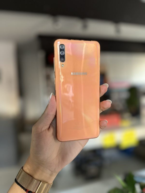 Samsung A70 6GB 128GB 6/128GB  Coral | 8/10 | polovan