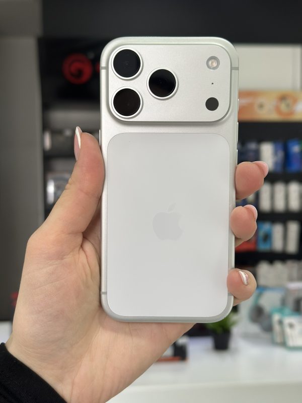 Apple Iphone 17 Pro 256GB Silver | 100% zdravlje | polovan