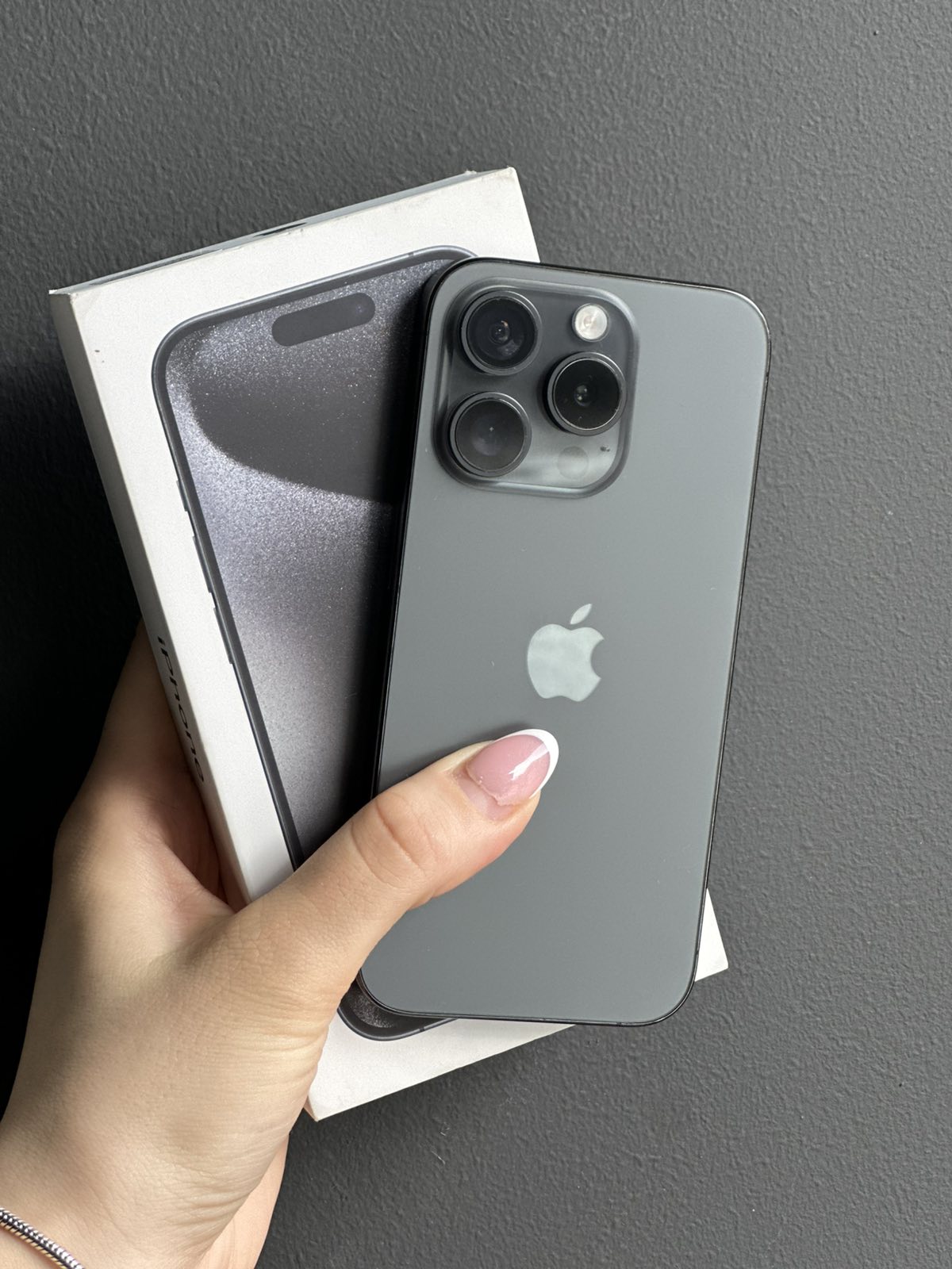 viber_slika_2026-02-13_11-31-20-910 Apple Iphone 15 Pro 128GB Black Titanium | 88% zdravlje baterije | polovan - Image 1